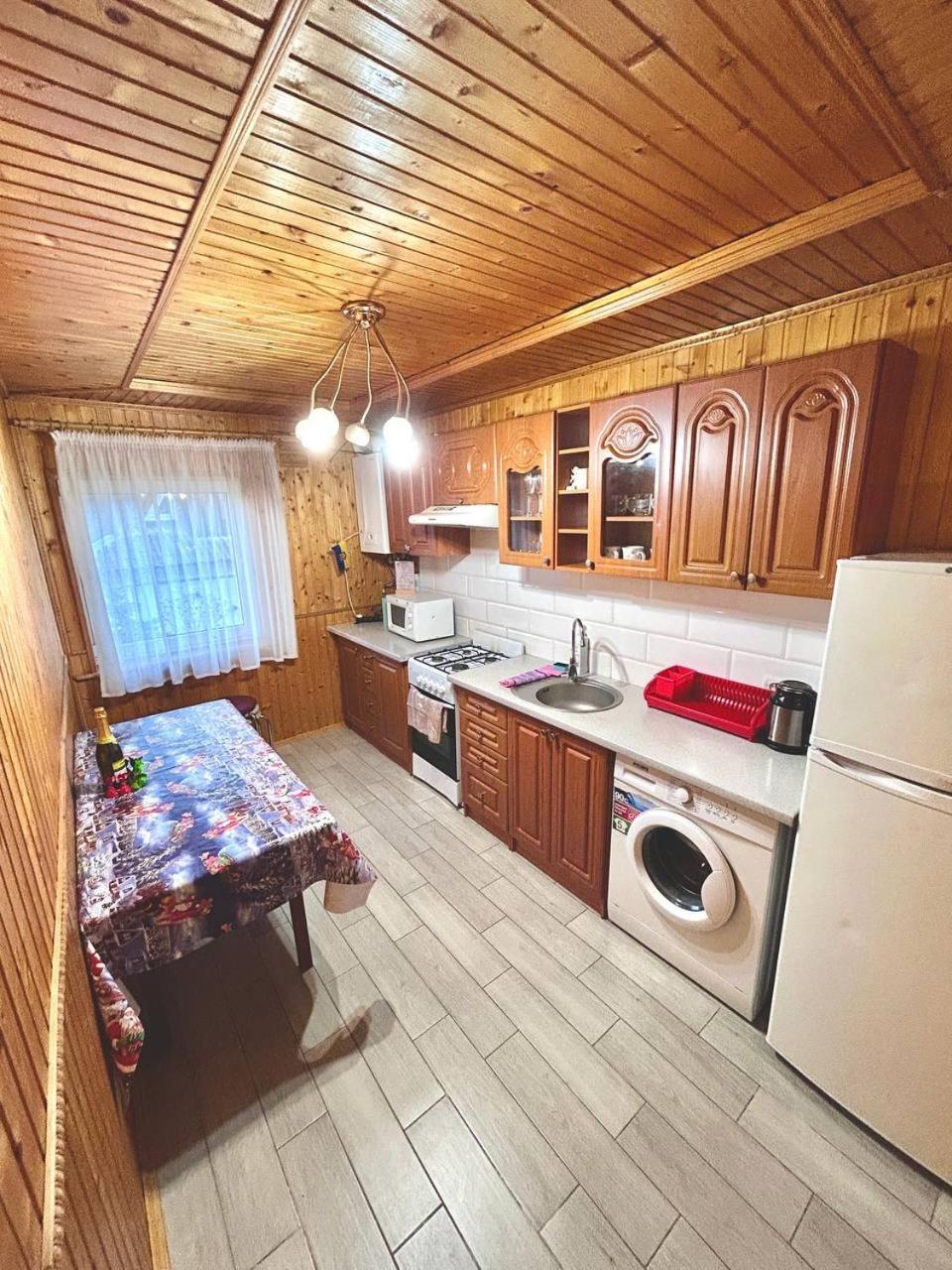 Carpathian Manor Villa Jaremtsje Buitenkant foto